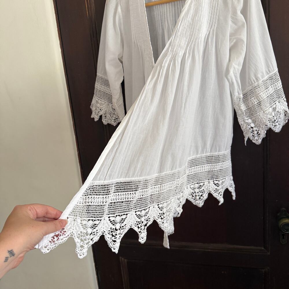 CAbi | Boho White Cotton Pintuck Lace Trim Flyaway Wide Sleeve Blouse Small - Picture 5 of 7